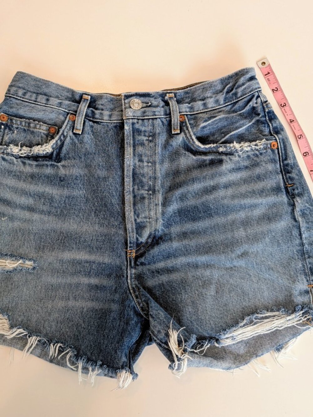 AGOLDE Dee Ultra High Rise Cutoff Shorts in Ricochet - Size 28 - Picture 8 of 8